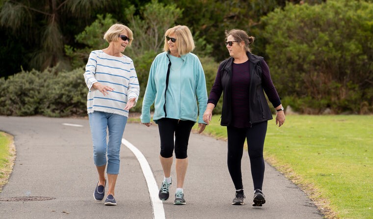 5 bài tập giữ dáng cho phụ nữ trên 50 tuổi- Ảnh 3. 5 bài tập giữ dáng cho phụ nữ trên 50 tuổi- Ảnh 3.