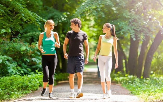 30 phút đi bộ mỗi ngày đủ để giữ dáng