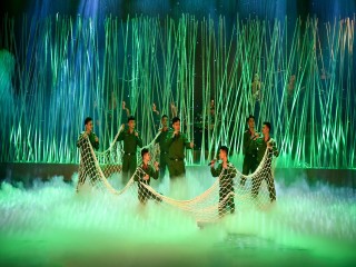 Đặc sắc Chương trình nghệ thuật "Ánh Sao Thành Đồng" của Đoàn Văn công Quân khu 7