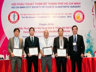 Bác sĩ trưởng khoa Minhon: ‘Chúng tôi làm đẹp bằng cả y đức’