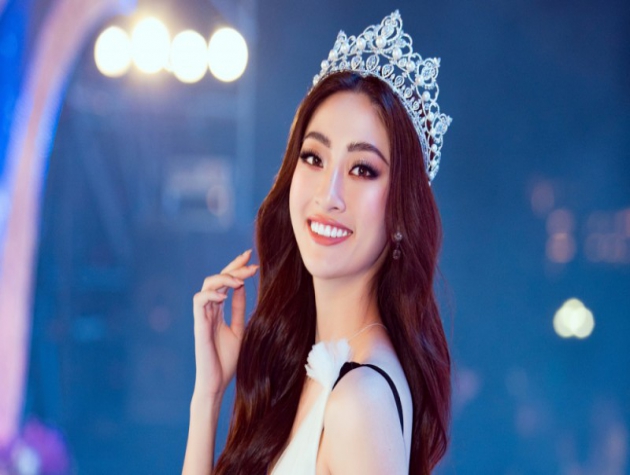 Festival Hoa Đà Lạt: Lương Thùy Linh hóa “công chúa tuyết” xinh đẹp